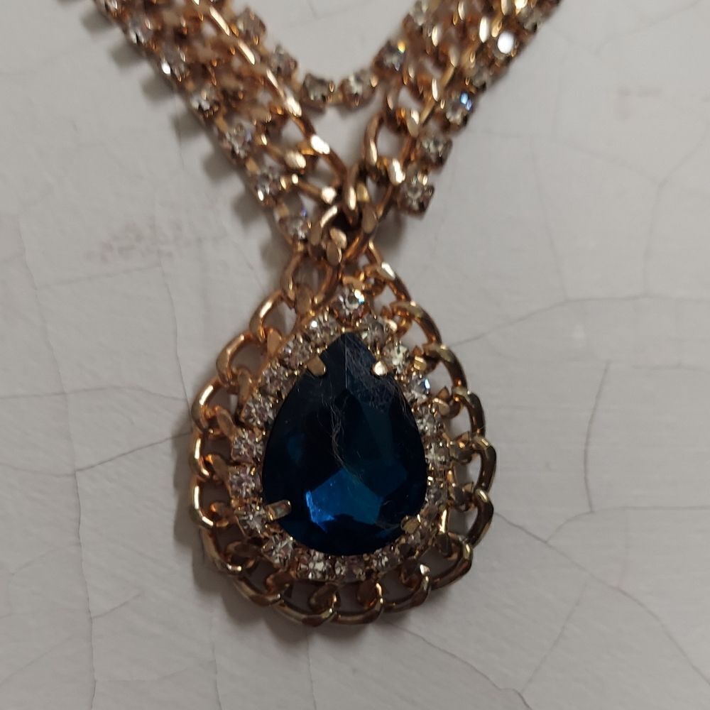 Elegant Vintage Rhinestone Necklace - Picture 2 of 5